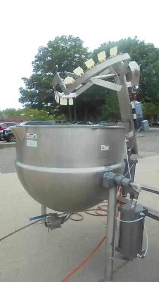 Used LEE 300 GAL. TILTING, DOUBLE MOTION/SCRAPE & LIFT OUT AGITATION (#1160-C)