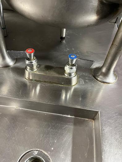 Used CLEVELAND RANGE #36GMK66200 TWIN 6 GAL. STEAM KETTLE(S) ON SELF CONTAINED GAS BOILER BASE (#927)