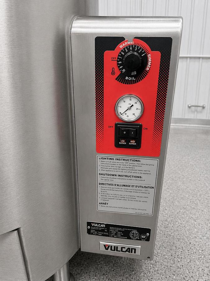 Used  VULCAN #GT100E, 100 GAL. FULLY JACKETED NAT. GAS STATIONARY STEAM KETTLE !