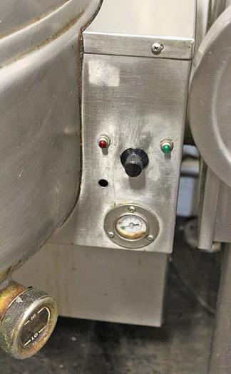 Used CLEVELAND RANGE KGL-40T, 40 GAL. GAS TILTING STEAM KETTLE, S/S COVER 2" TDO VALVE, (#988).