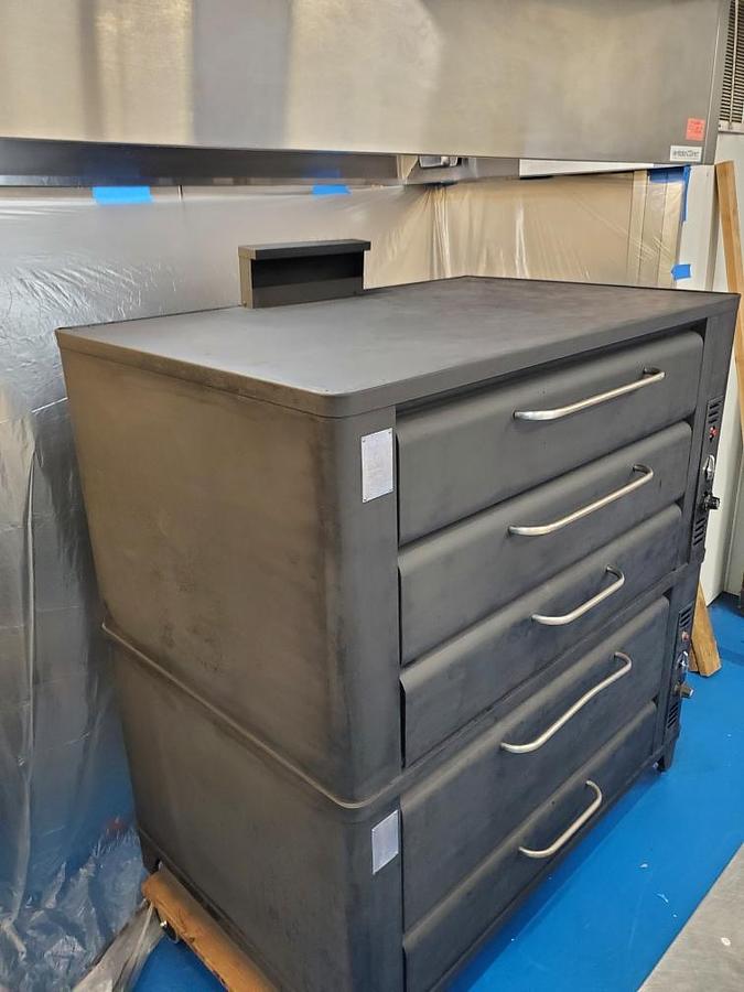 Used WORLD FAMOUS BLODGETT #951 & 981 BAKE, BREAD, PIZZA, ROAST OVENS. (#1048C)