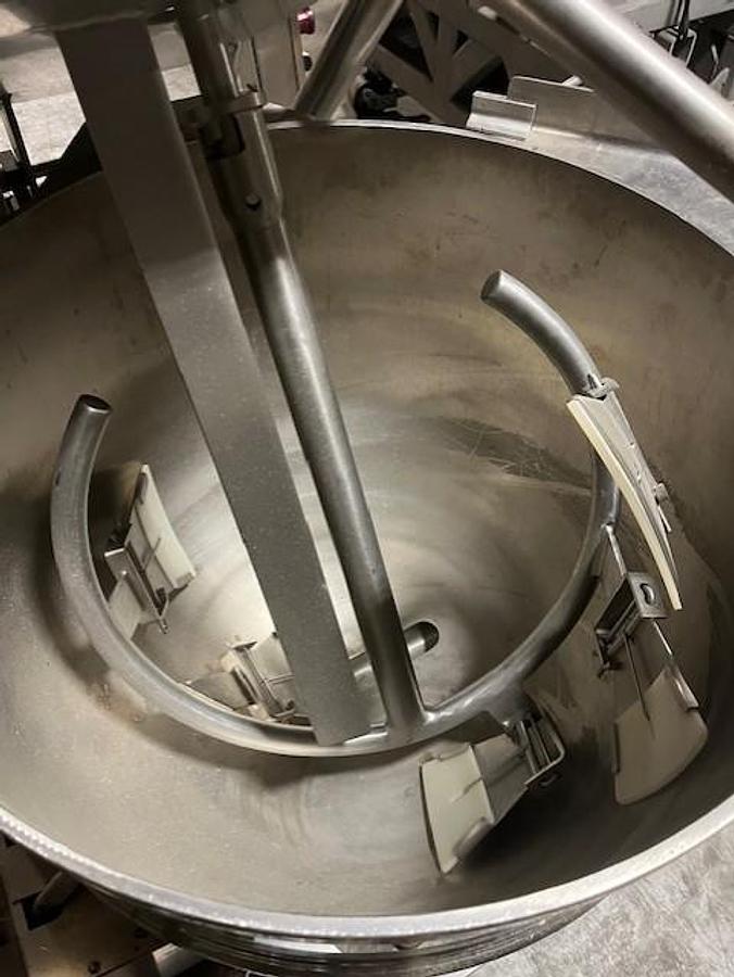 Used GROEN DH-60, INA/2 60 GAL COOKER MIXER AGITATION SCRAPER TILT STEAM KETTLE NAT. GAS (#1123)