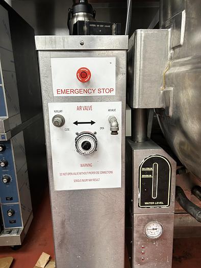 Used GROEN DH/INA/2-140 GAL. TILTING SELF-CONTAINED NAT GAS COOKER/MIXER STEAM KETTLE w/ AGITATION & SCRAPE #1046C