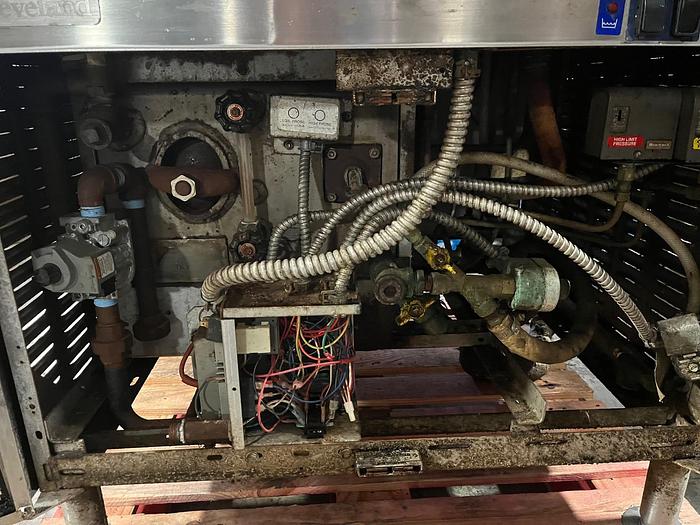 Used CLEVELAND RANGE #36GMK66200 TWIN 6 GAL. STEAM KETTLE(S) ON SELF CONTAINED GAS BOILER BASE (#927)