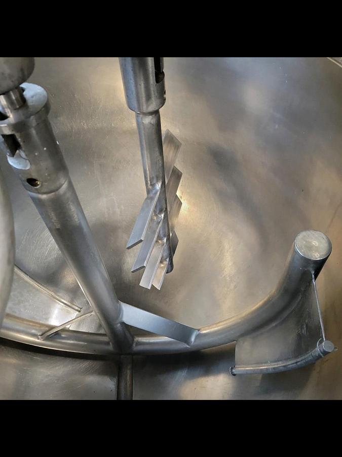 Used GROEN DEE/4T-60, TA/3 60 GAL. TILTING ELECTRIC COOKER MIXER STEAM KETTLE, 865C.