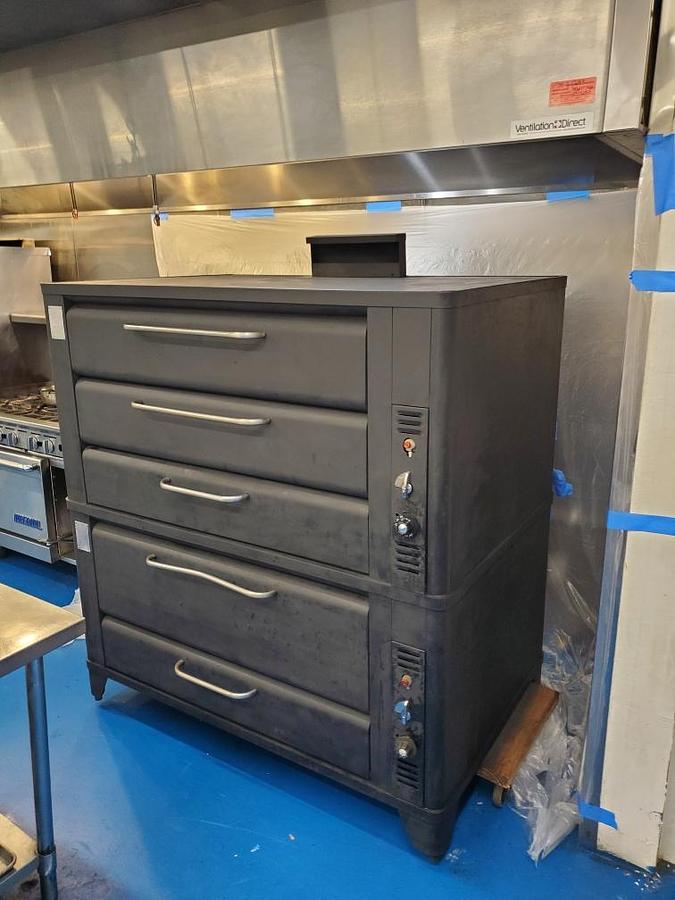 Used WORLD FAMOUS BLODGETT #951 & 981 BAKE, BREAD, PIZZA, ROAST OVENS. (#1048C)