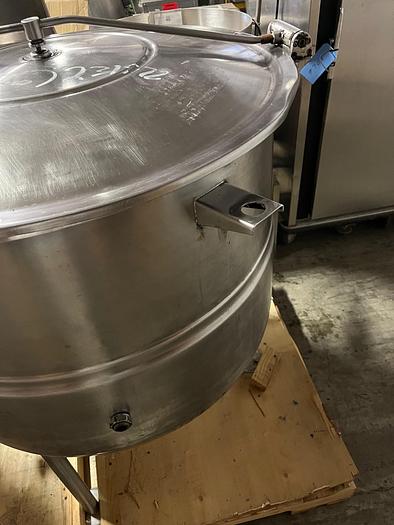Used CLEVELAND RANGE 100 GAL. DIRECT STEAM KETTLE, #KDL100, STATIONARY w/ COVER (#902.)