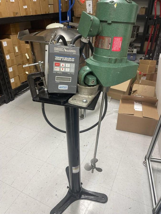 Used GROEN DL-100, 100 GAL. TILTING DIRECT STEAM KETTLE, 2" TANGENT DRAIN VALVE & POWER-AID "E-Z LIFT" STAINLESS STEEL COVER, #1137C.
