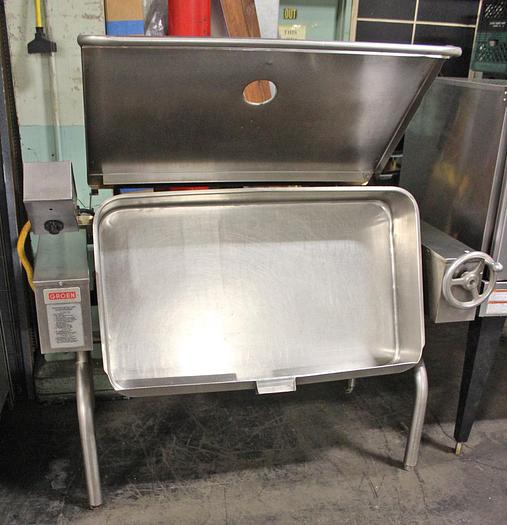 Used GROEN 40 GAL. NAT. GAS MANUAL TILTING BRAISING PAN SKILLET, #HFP/1-4 (#897)