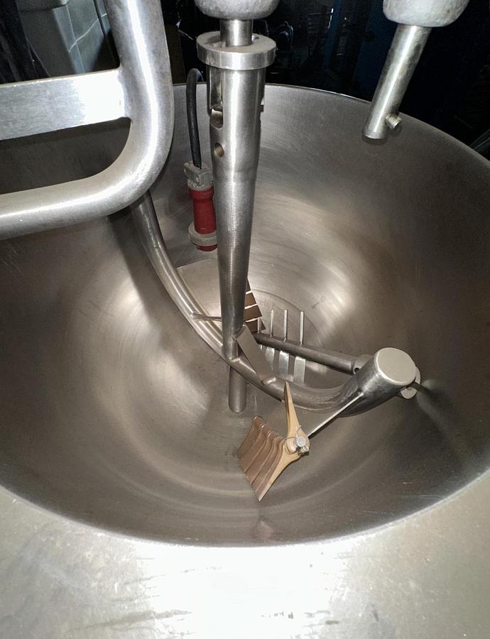 Used  GROEN #DEE/4T-40, TA/3 40 GAL. ELEC. TILT'G DUAL AGITATION COOKER MIXER (#1148C).