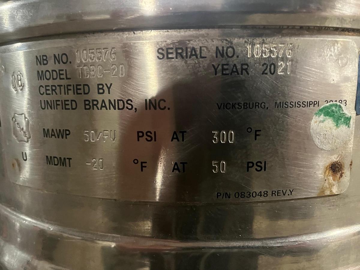 Used GROEN #TBBC-20C, 20 QT, 208V-3PH ELECTRIC, CRANK WHEEL TILTING STEAM KETTLE ON S/S STAND w/ PULL OUT DRAIN DRAWER.