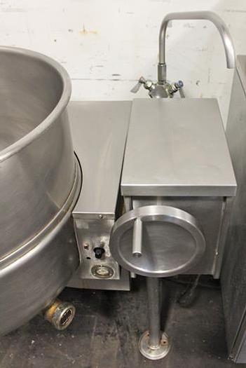 Used CLEVELAND RANGE KGL-40T, 40 GAL. GAS TILTING STEAM KETTLE, S/S COVER 2" TDO VALVE, (#988).