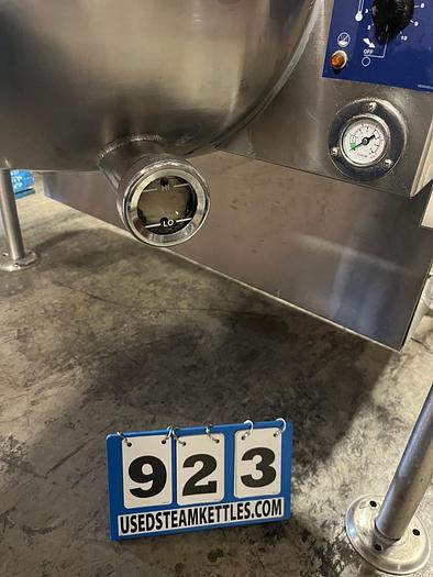 Used CLEVELAND RANGE #KGL-40-TSH SHORT BODY 40 GAL. TILTING STEAM KETTLE, NAT. GAS, 2" TDO, S/S E-Z LIFT SPRING LOADED COVER !   (#923)