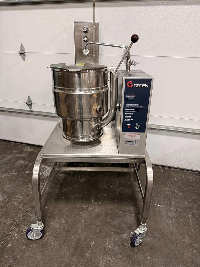 Used GROEN #TDB-20A, TA/2, 20 QT. TWIN AGITATION/SCRAPER TILTING COOKER MIXER ON INTEGRAL S/S STAND, (#1142-C)