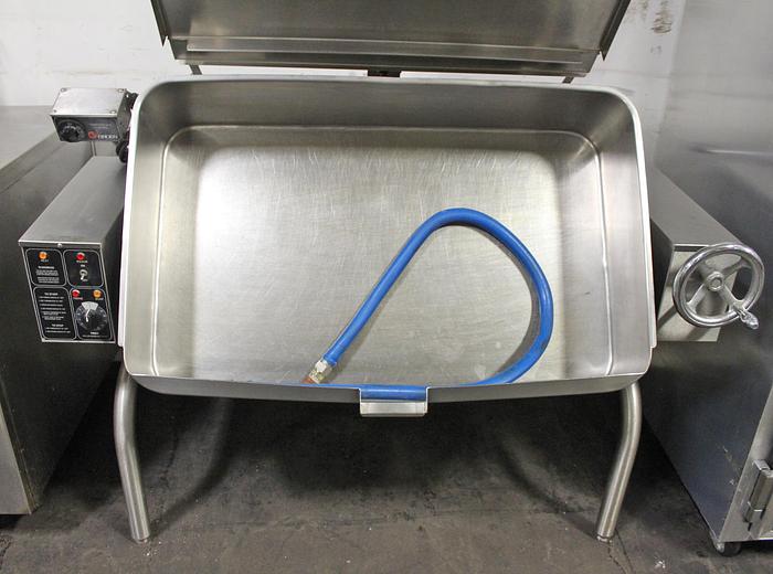 Used GROEN 40 GALLON NATURAL NAT GAS TILT TILTING SKILLET BRAISING PAN #HFP/2E (#931)