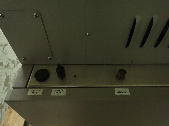 Used VWR Sheldon Manufacturing Model 2300 Water-Jacketed Heated CO2 Incubator