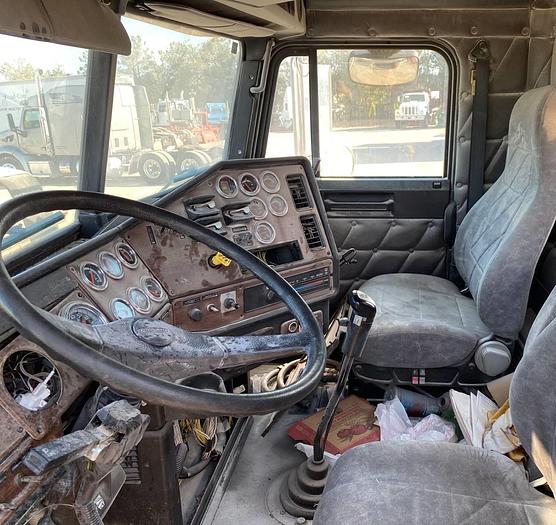 Used 2007 180k Nitrogen Pump, Bodyload, FREIGHTLINER