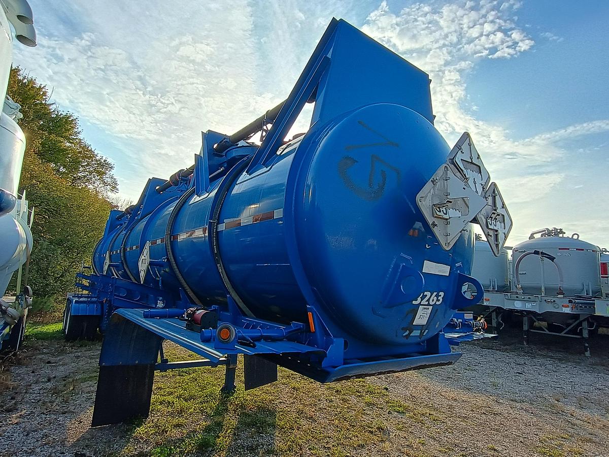Used 2017 Acid Tanker, Wilco
