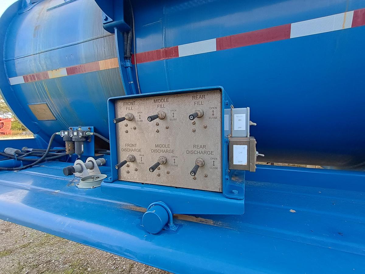 Used 2017 Acid Tanker, Wilco