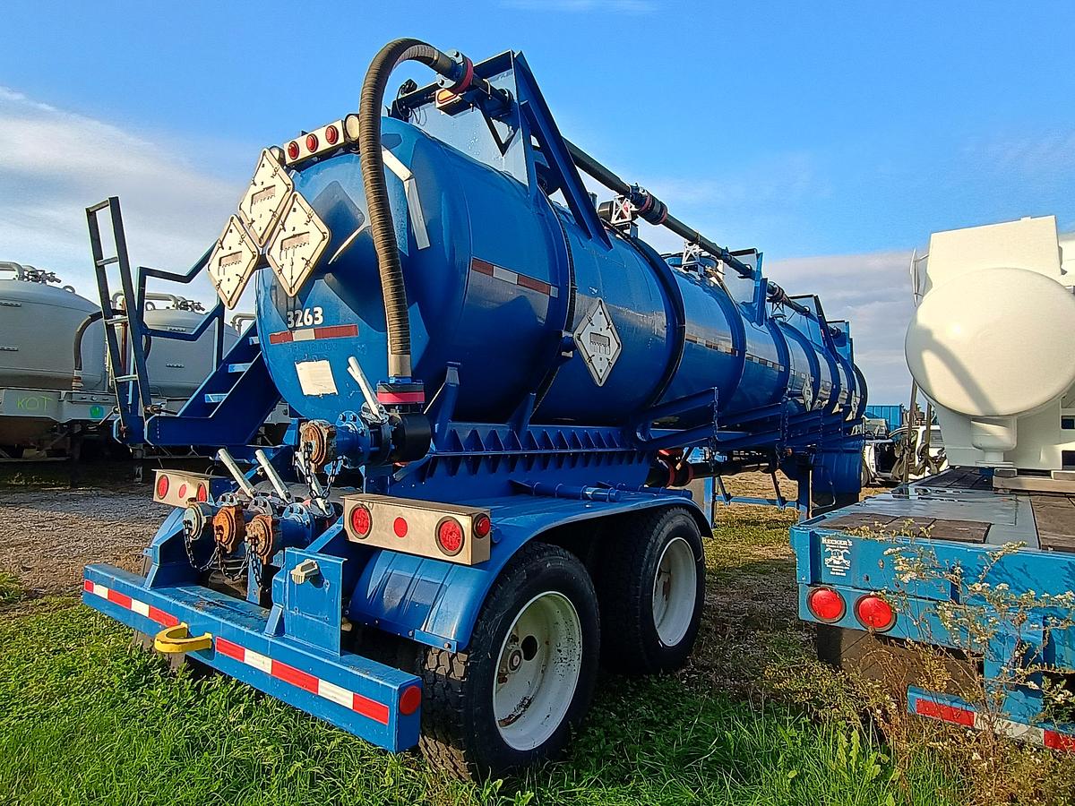 Used 2017 Acid Tanker, Wilco