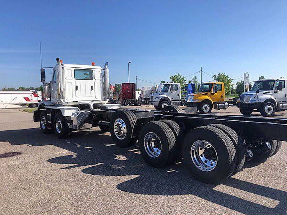 Used 2020 Tandem Steer Tractor WESTERN STAR