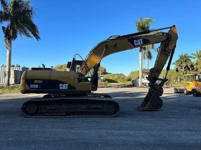 Used 2009 CATERPILLAR 320DL