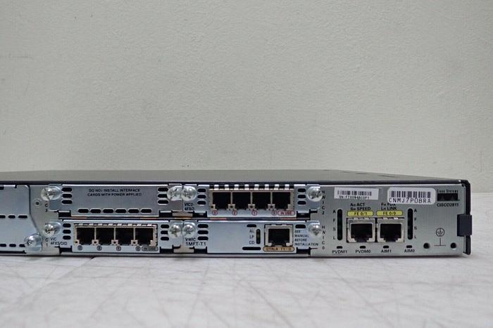 Used Cisco 2800 Series 2811 V01 Router w/ 17-6716-01 64MB Compact Flash Memory Card