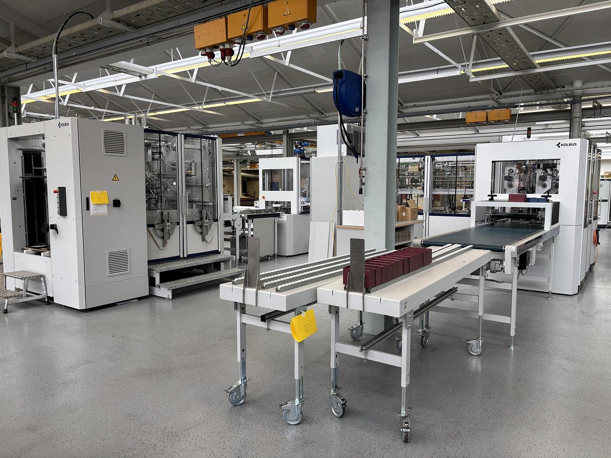 Gebraucht KOLBUS BOX LINE WRAPPER BLW 200 + KOLBUS BOX LINE TAPER BLT 200