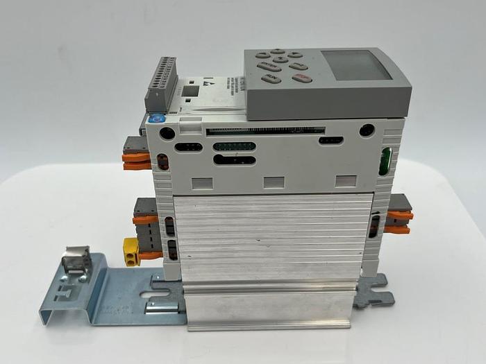 Gebraucht LENZE E82EV371_2C Frequenzumrichter 0056.3511