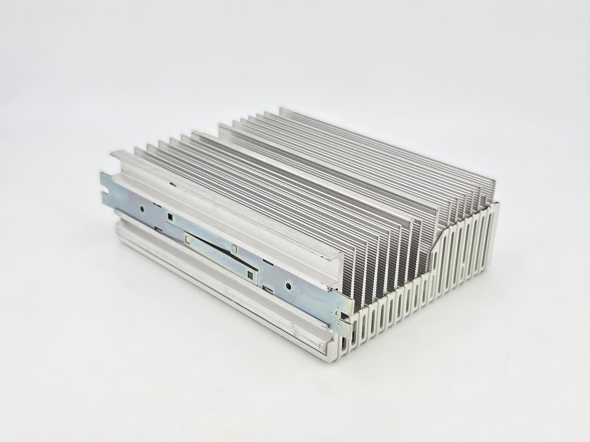 Gebraucht LENZE EVF8204-E Frequenzumrichter 00384006