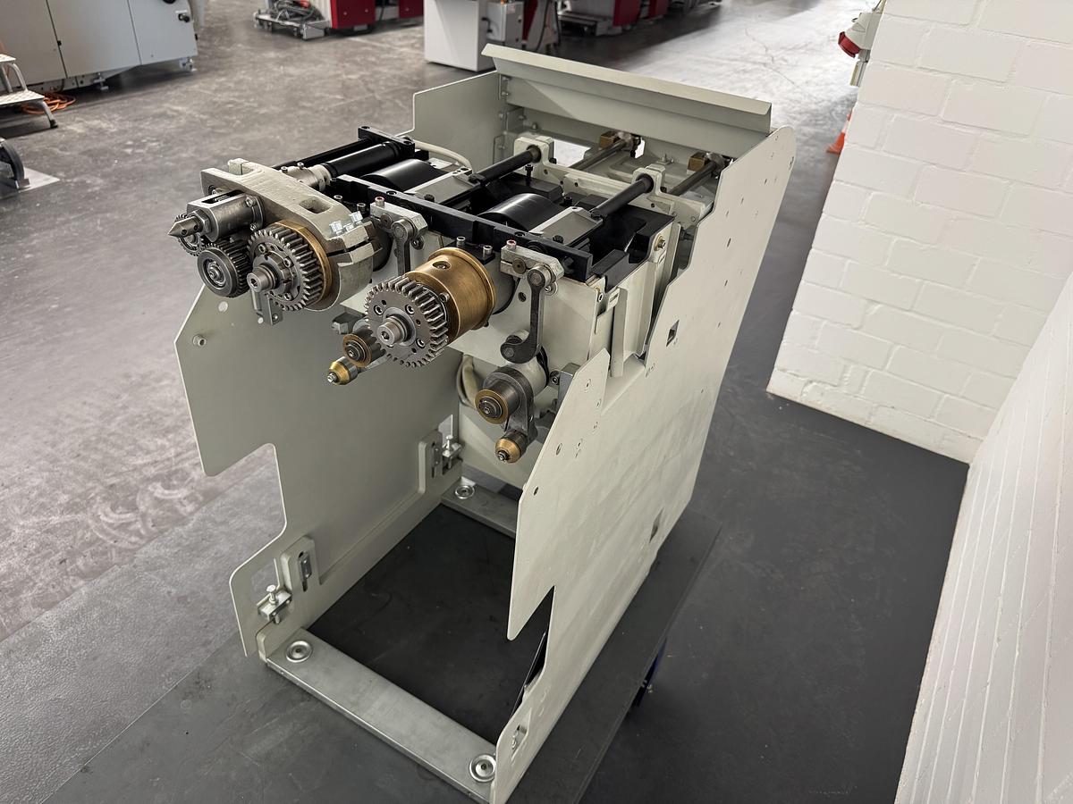 Gebraucht KOLBUS KM 200 PUR RÜCKENLEIMWERK