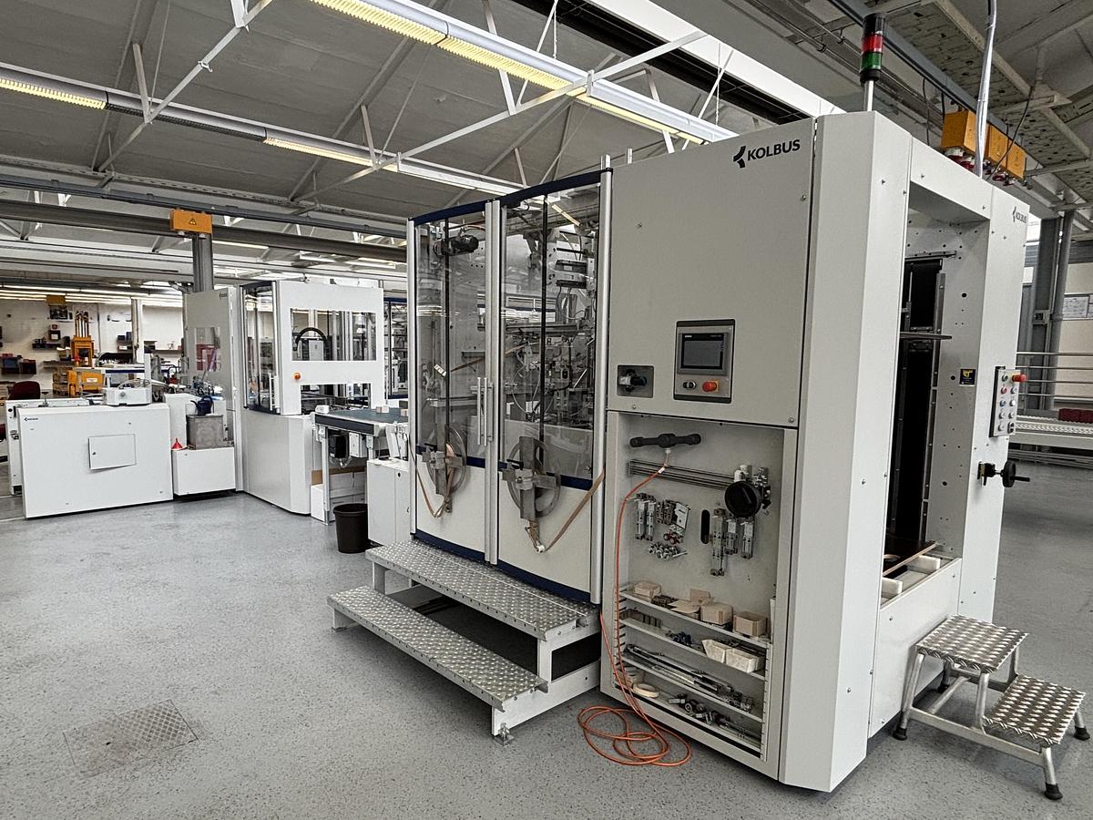 Gebraucht KOLBUS BOX LINE WRAPPER BLW 200 + KOLBUS BOX LINE TAPER BLT 200