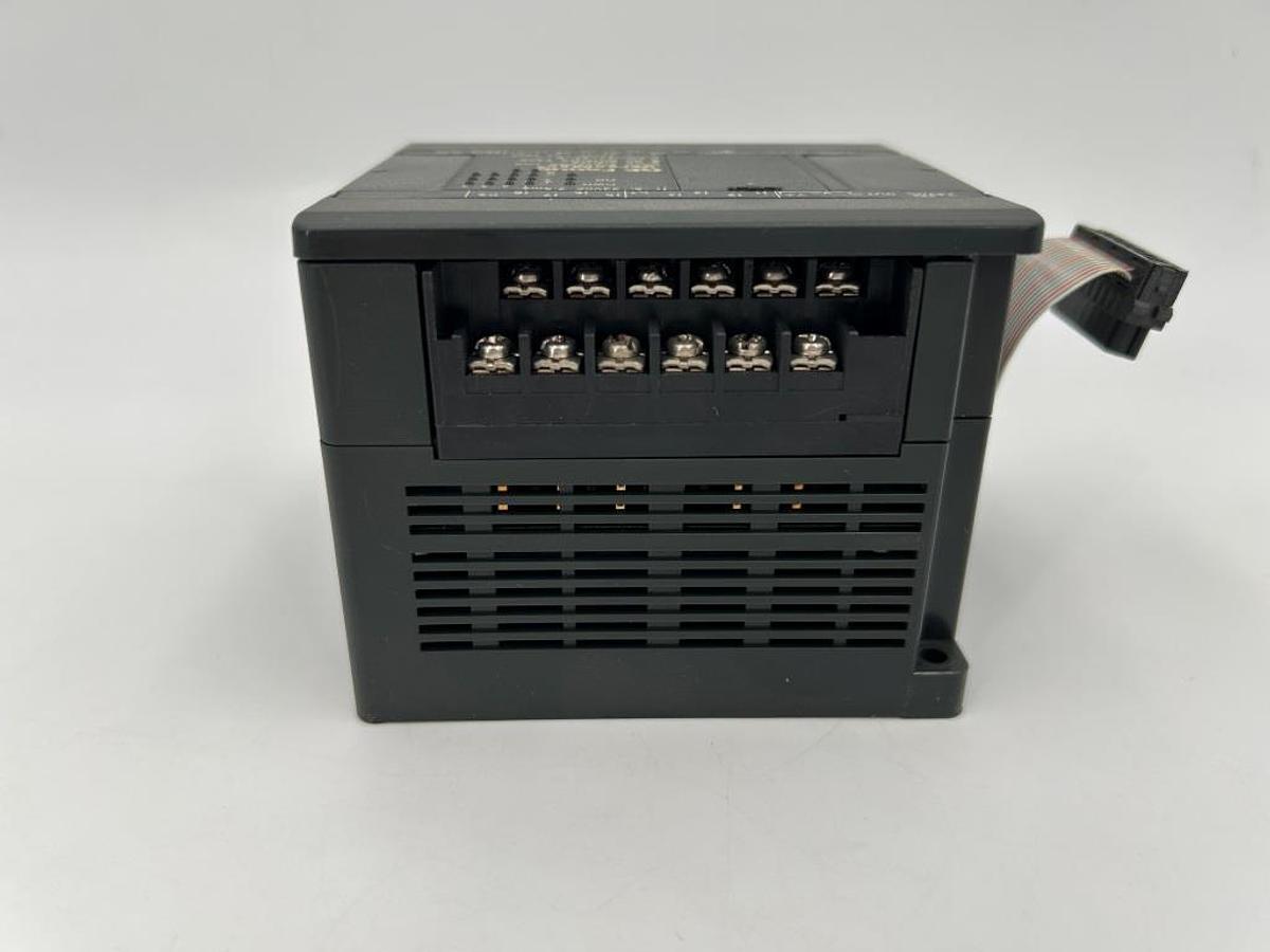 Gebraucht GE FANUC VersaMax Mikro-Erweiterungseinheit IC200UEX122-B