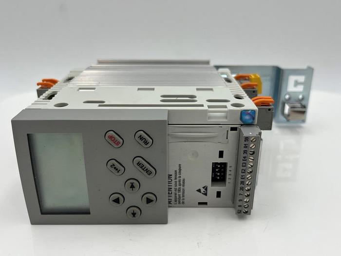 Gebraucht LENZE E82EV371_2C Frequenzumrichter 0056.3511