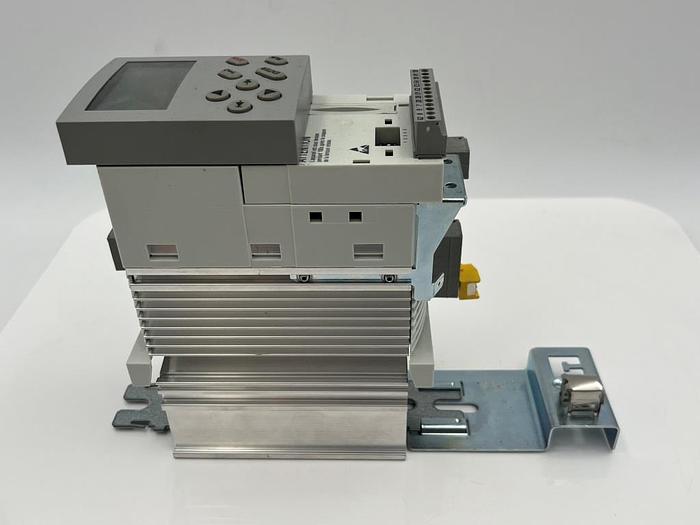 Gebraucht LENZE E82EV371_2C Frequenzumrichter 0056.3511