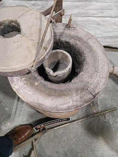 Used Speedy Melt Gas Fired Metal Melting Furnace with Accessories