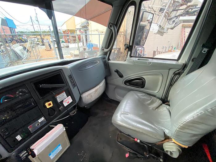 Used Elliott H110 Sign Crane on 2003 International 7400 Extended Cab Flatbed 6x4 Truck - M74468