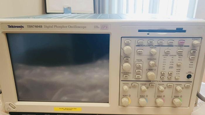 Used Tektronix TDS7404B