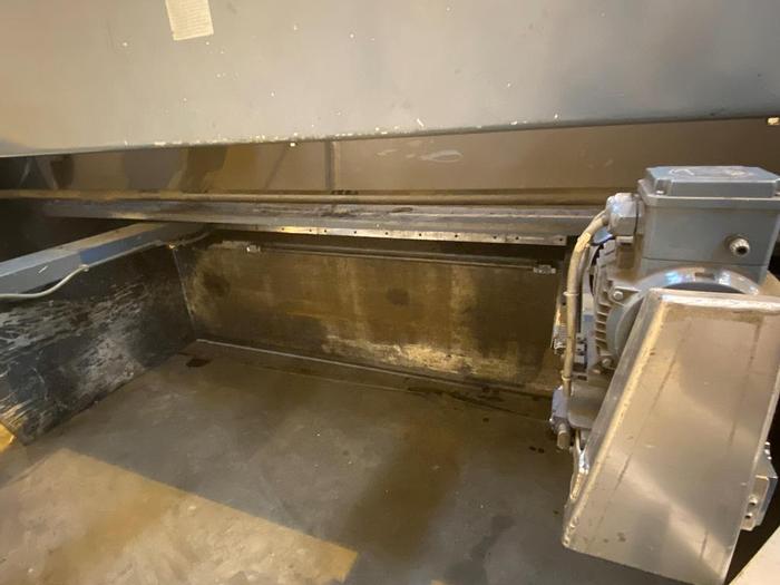 Used 2007 Durma SB3010NT Guillotine Shears