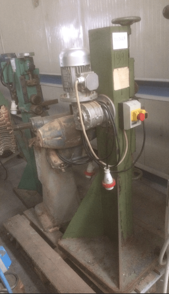 Usato ZIGRINATRICI SINGOLE E DOPPIE PER ELMENTI DRITTI O TONDI