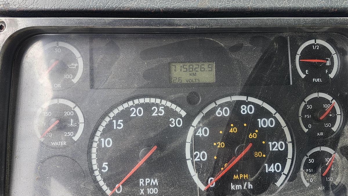 Used 2003 Freightliner FL112