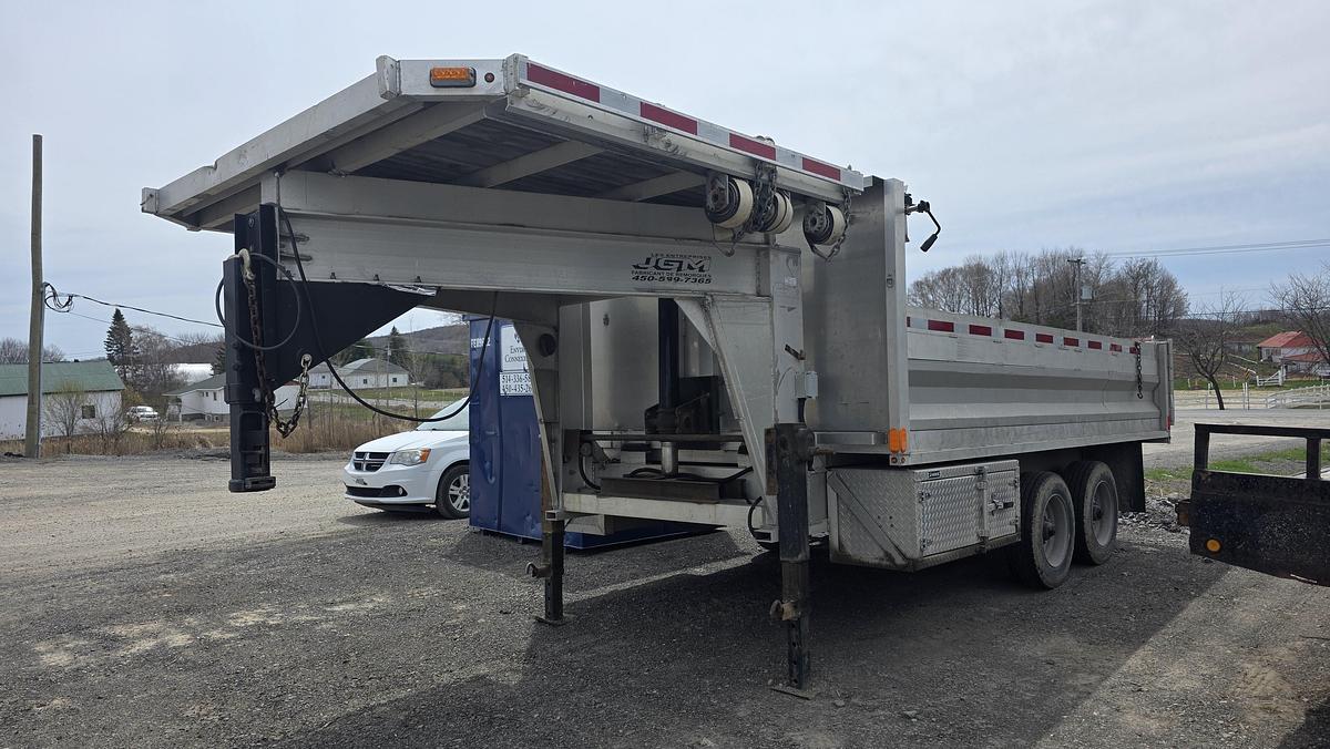 Used 2021 JGM Aluminum 2 axles Dumper