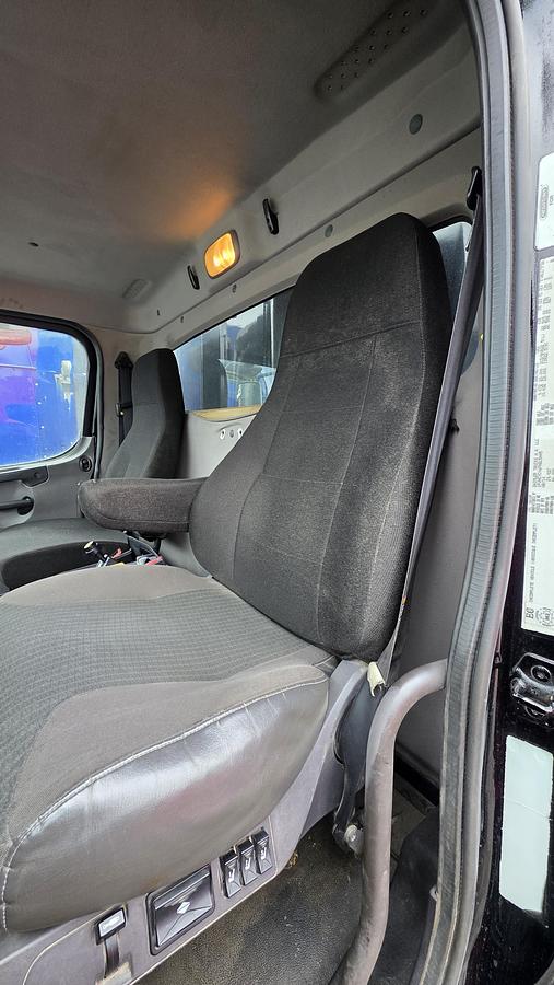 Used 2015 Freightliner M2-112