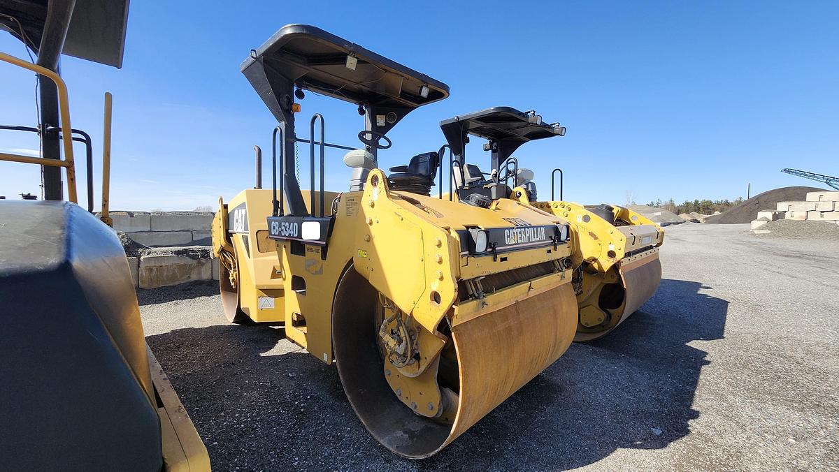 Used 2006 Caterpillar CB-534D
