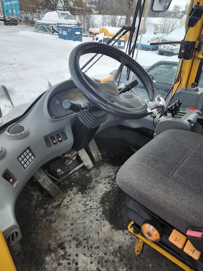 Used 2006 Volvo L70E