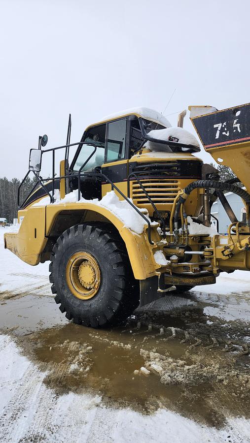 Used 2001 Caterpillar 735