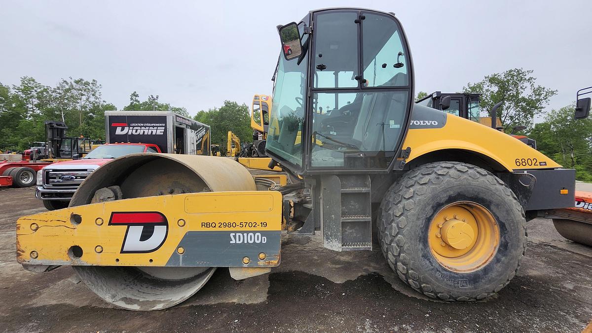 Used 2011 Volvo SD100D