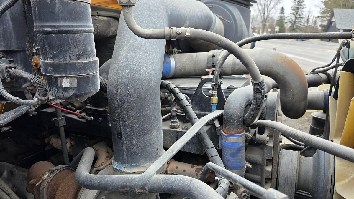 Used 2001 Sterling Shunter