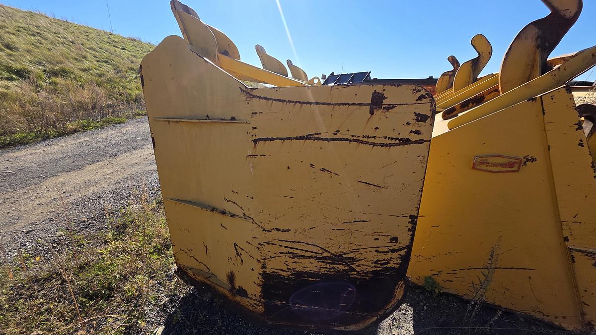 Used CAT 11 Feet Bucket With Snow Box