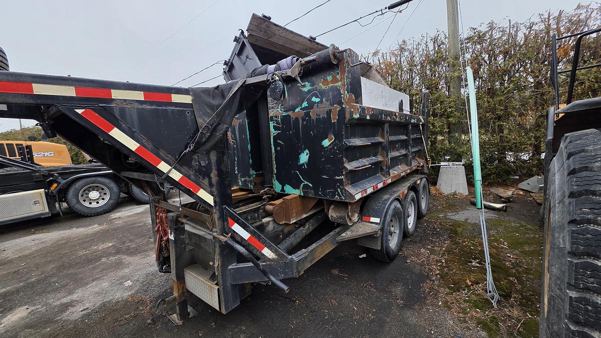 Used 2014 Roll-Off 2 axles